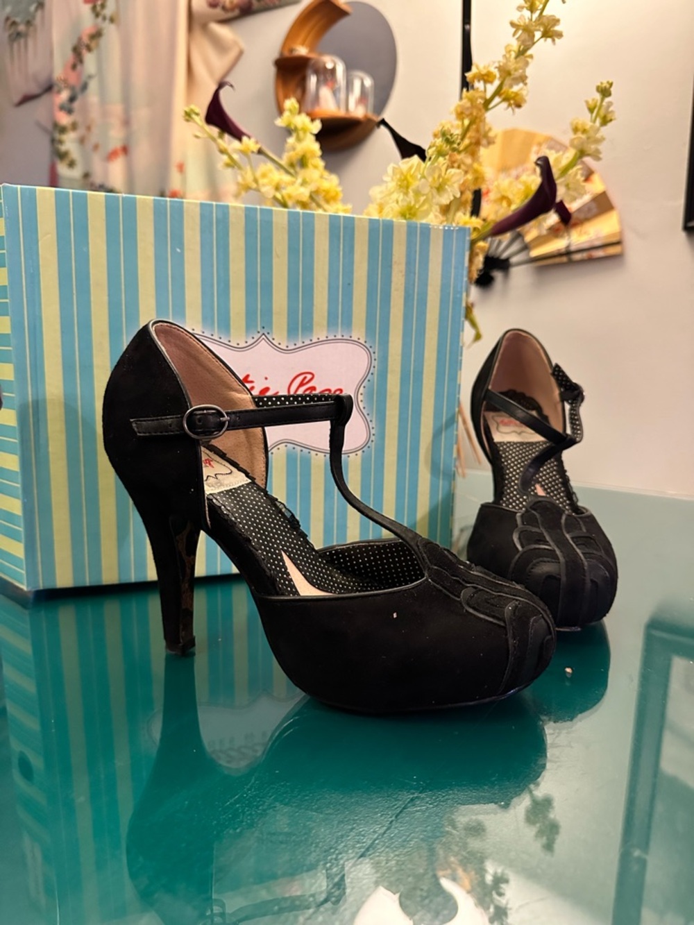 Bettie Page Deco T-Strap